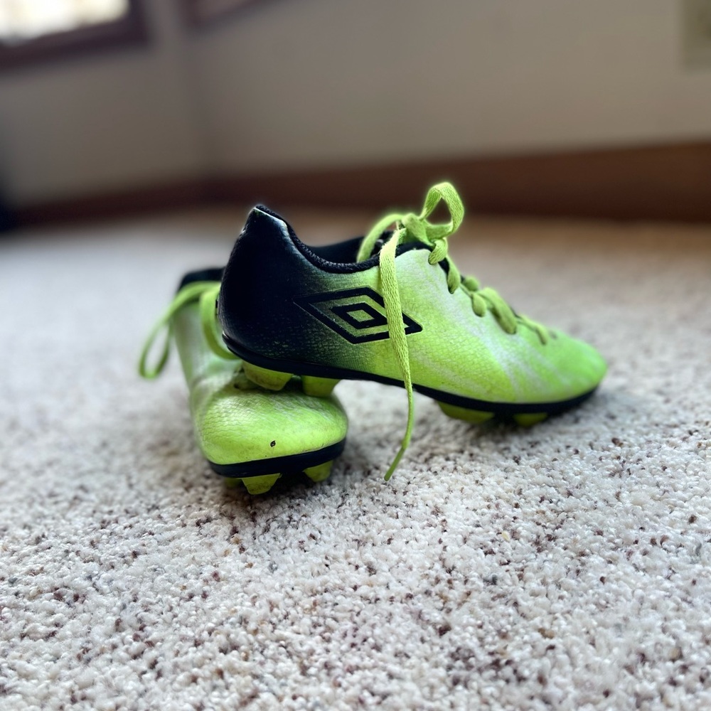 Youth Umbro soccer cleats